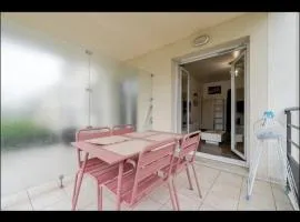 Proche Disney et Paris - Studio terrasse et parking privé