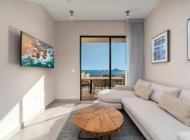 Best view rooftop with heated jacuzzi, Hotel in Cabo San Lucas