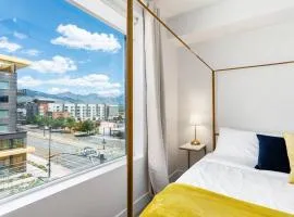 Luxury Apt 6th floor - King Bed Gym Prkg Pool NEW