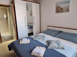 Rooms & studio OLD TOWN PAG, hotel em Pag