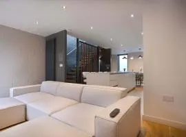 Townhouse East by CasaCity