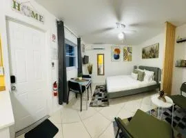 Studio with Terrace Near Hard Rock-Patio