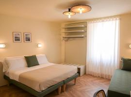 Casaretti Affittacamere - In centro a Foligno, con parcheggio e ampio bagno in camera, B&B di Foligno