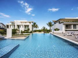 Luxury 3 Bedroom Apartment Sea View Azuri Estate、Roches Noiresのホテル
