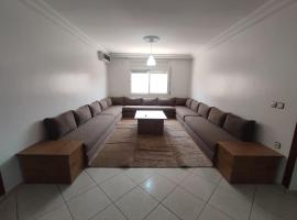 Appartement Moderne 3 Chambres, hotel v destinaci Khemisset