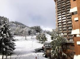 Appartement Station Le Corbier, hotel in Villarembert