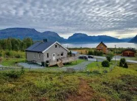 Hytte i Skinnelv, Lyngen
