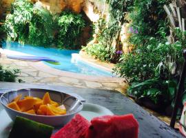 tropical oasis, rodinný hotel v destinaci Ouakam