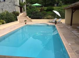 Cave Le Vieux Manoir, hotel in Valeilles