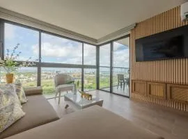 Awesome View Historic Center, Castle and Sea 2BR