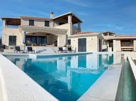 Villa Basecamp