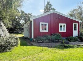 5 person holiday home in UDDEVALLA-By Traum, hotel em Lysekil