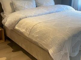 Leilighet midt i sentrum av vakre Hattfjelldal, hotel u gradu Hattfjelldal