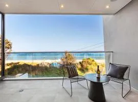 Beachside Lane - Luxury On the Beach with Views