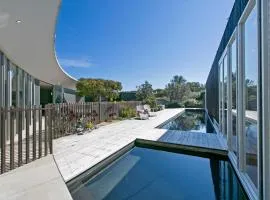 Oceania Retreat - Private beach access pool OFP