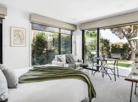 Studio One - Luxe Apartment, across from beach, walk to local shops