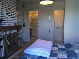 Chez Loulou chambre indépendante, hôtel à Léon