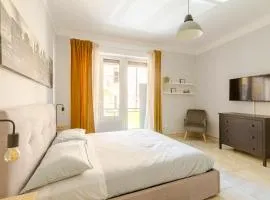 2 Camere Indipendenti, In pieno Centro con Veranda