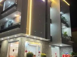 Khách Sạn Toàn Phát Dốc Lếch