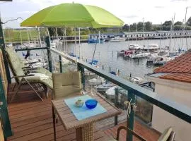 Ferienwohnung Yachthafenidyll - direkte Wasserlage am Hafen