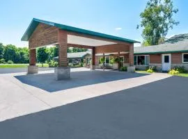 Quality Inn & Suites Munising