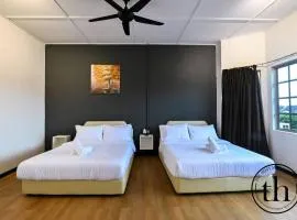 Warm House Alor Akar Linked House 6BR-15pax