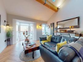 Mumbles Cottage & Stunning Ocean Views - Sleeps 4, Hotel in Swansea
