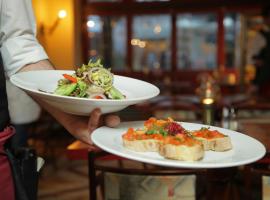 Hotel Iconic Suite - Near Delhi Airport, hotel near Delhi International Airport - DEL, New Delhi