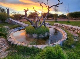 Plot 38 self catering apartments and camping, hotel em Khemsbok