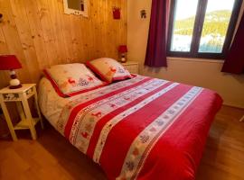 Maison de montagne proche des Angles, hotel in La Llagonne