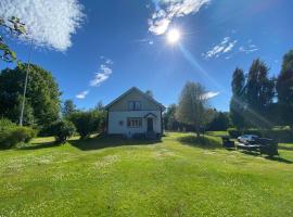 Urlaub auf dem Hergard Västra Tönnet, hotel v destinaci Ekshärad