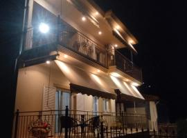 Mary's Home, hotel in Asproklissi