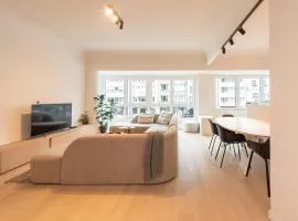 Deluxe 4 rooms apartment with casino view at the beach and free parking