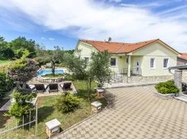 Villa Sole Istria near Pula for 7 people with jacuzzi and children playground