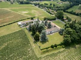 Pey La Tour - Logis Hôtels & Restaurant, hotel v destinaci Salleboeuf