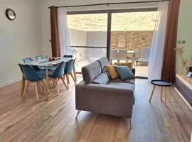 Water Lily Oasis Courtyard - 5min Walk to Beach