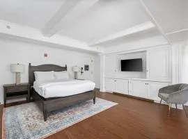 Sonoma Valley Private Suite at Historic Stonehouse!