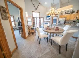 Hidden River Lodge 5992 by SummitCove Lodging