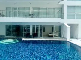 B14 Pool Access Partial Seaview 2brs 1 bath at Karon