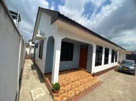 Sweet Family & Friendly home in Kunduchi