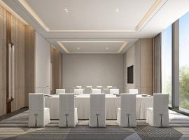 Holiday Inn Wuhan Houguan Lake by IHG, Holiday Inn hotel v destinaci Wu-chan