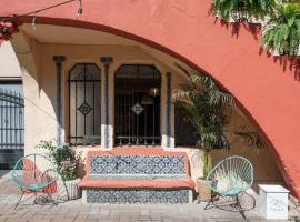 CASA con Jardín en el corazón de CONDESA, hotell i Mexico by