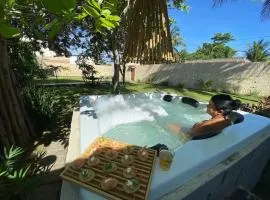 La Famille - Casa com Piscina, Jacuzzi, Jardim e próximo a Praia