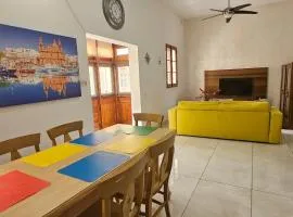 3 Floors Villa on Promenade 4 bedrooms 3 bathrooms VR