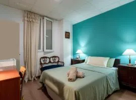 Mirador 1 del Mercado Central - habitacion con baño privado en el centro de la Ciudad Vella