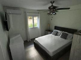 Cozy Apt, hotel in Koolbaai