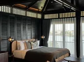 rongmai mahachai cafe and stay