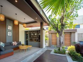 The New Moon Umalas, отель в Семиньяк