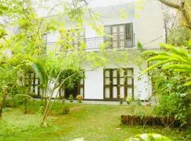 Out Of Rupeace Hostel Unawatuna