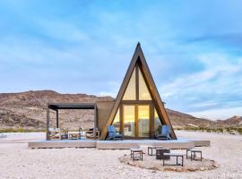 Stardust Big Bend Luxury A-Frame#9 with a fab view, hotel v destinaci Terlingua